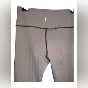 Zyia Size 6/8 Black and White Leggings